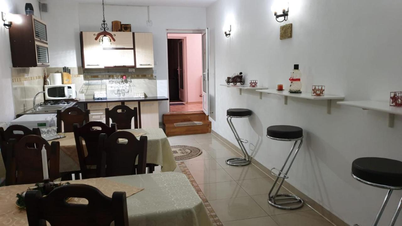 Casa Nicoladis Apartment Zărneşti Bagian luar foto