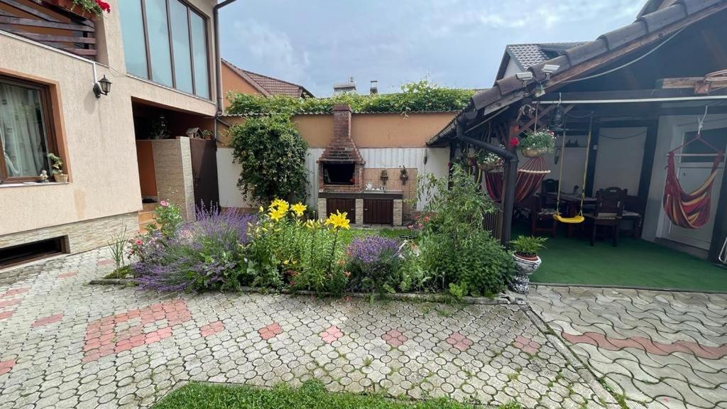 Casa Nicoladis Apartment Zărneşti Bagian luar foto