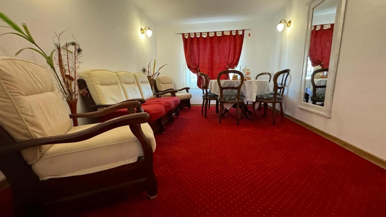 Casa Nicoladis Apartment Zărneşti Bagian luar foto