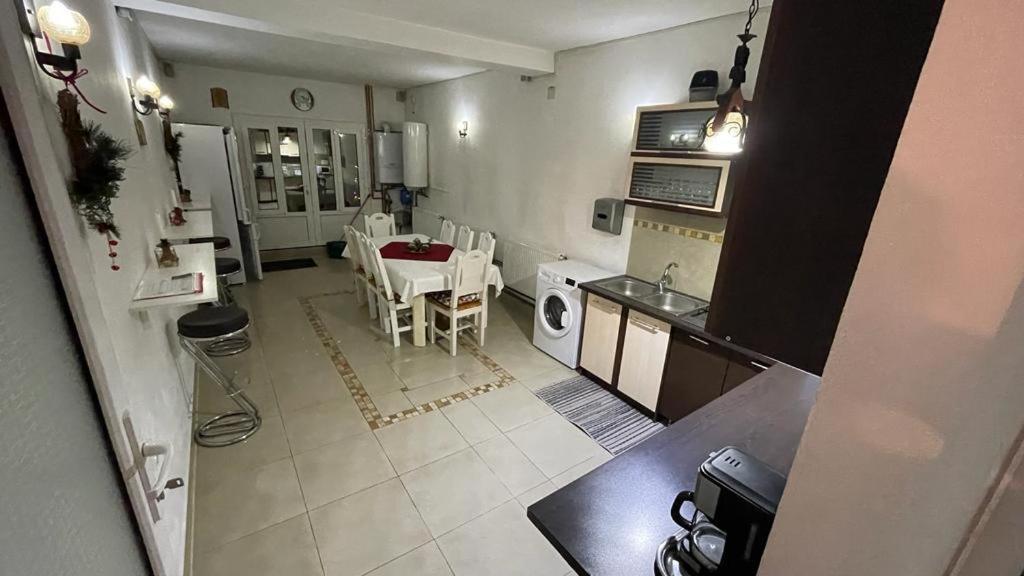 Casa Nicoladis Apartment Zărneşti Bagian luar foto