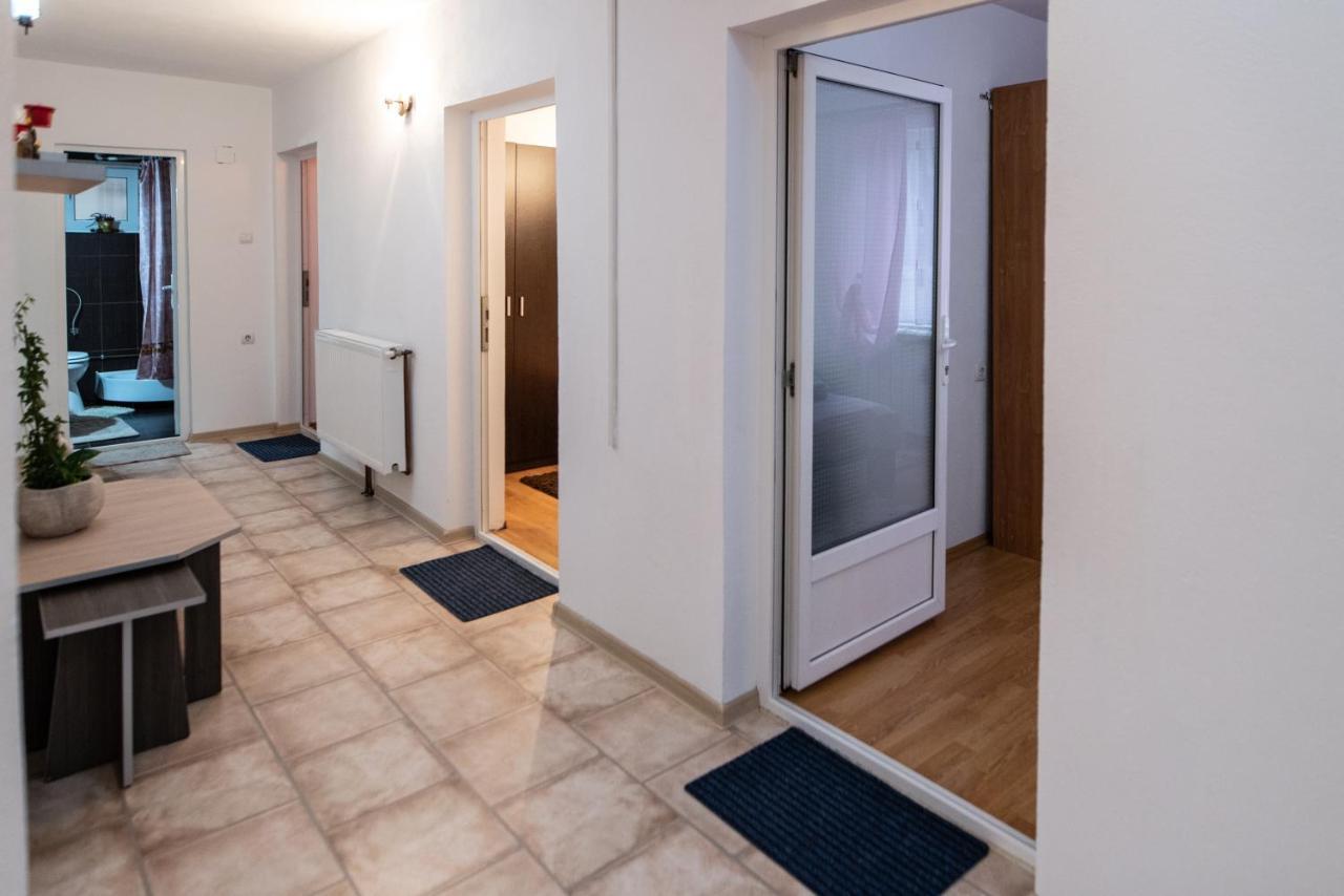 Casa Nicoladis Apartment Zărneşti Bagian luar foto